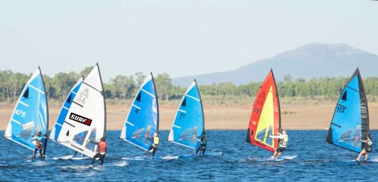 Mikel Álvarez se impone en la II Regata Windsurfer Tierras de Granadilla y Roberto Sánchez se proclama campeón de Extremadura