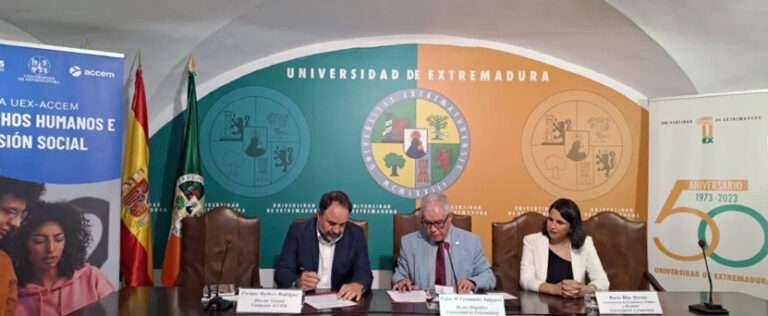 Accem y la Universidad de Extremadura crean una cátedra sobre derechos humanos e inclusión social