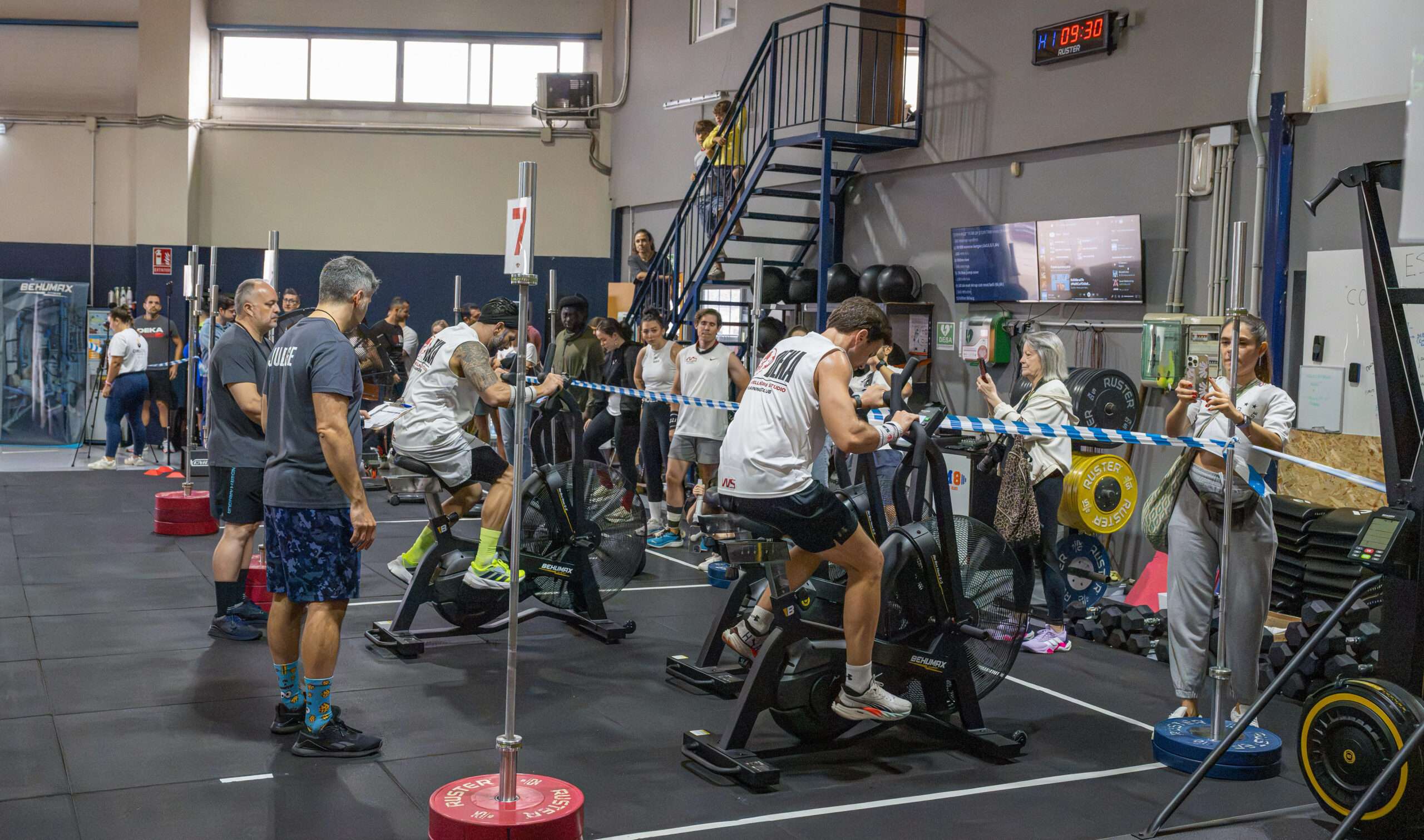 Más de 70 atletas participan en la Deka Mile de M8 CrossFit en Badajoz